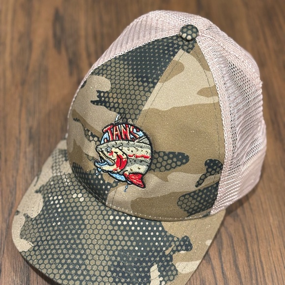 Simms Fishing Trucker Hat Large Mouth Bass Camo Cap Adjustable Outdoor Angler - Picture 8 of 8